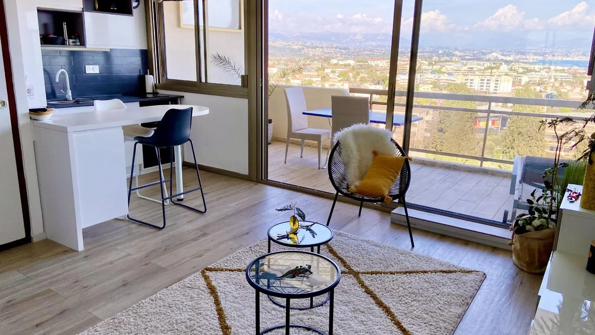 Lovely Studio For 2 - Panoramic View Antibes 0*,  France
