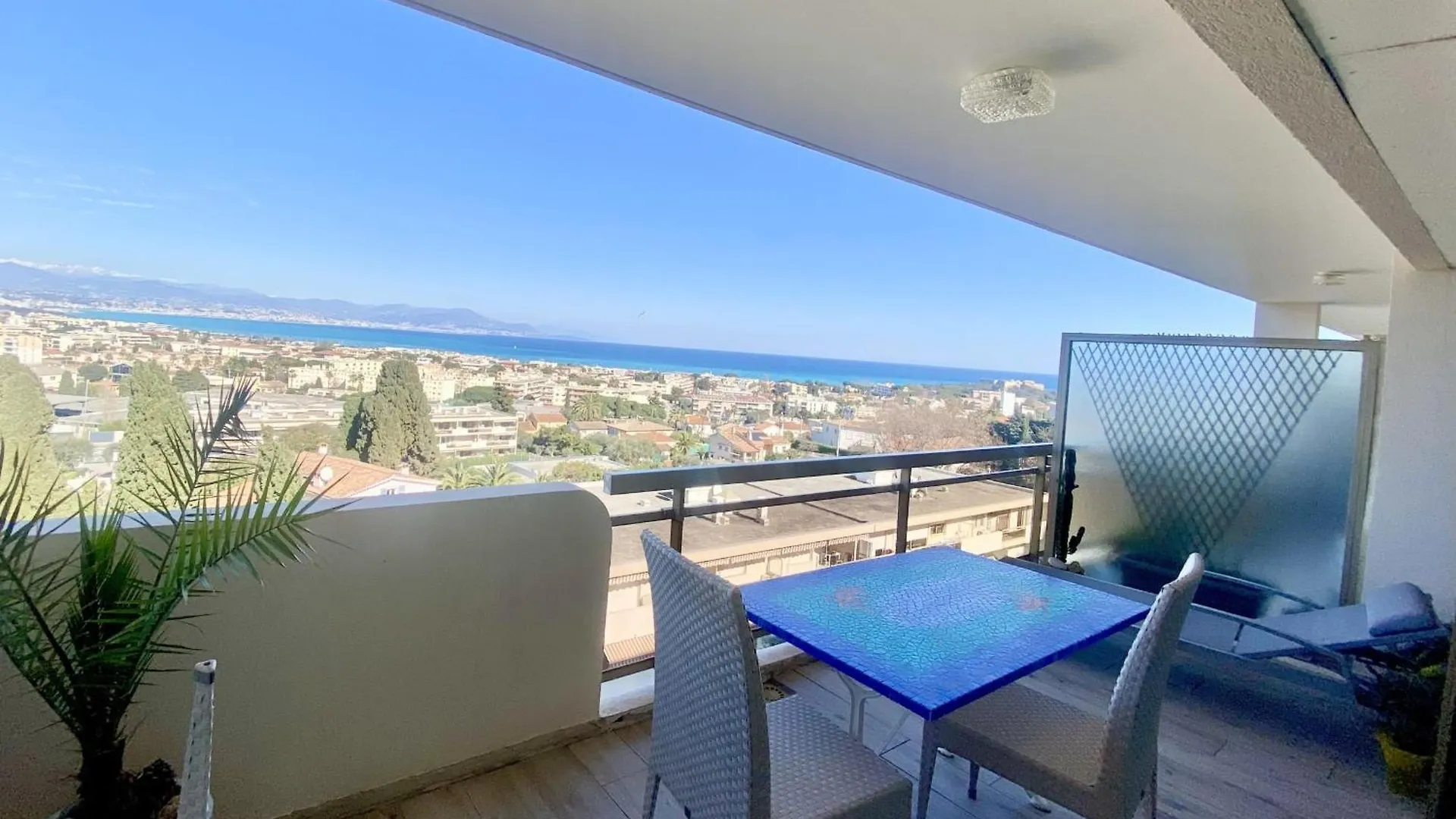 Lovely Studio For 2 - Panoramic View Antibes
